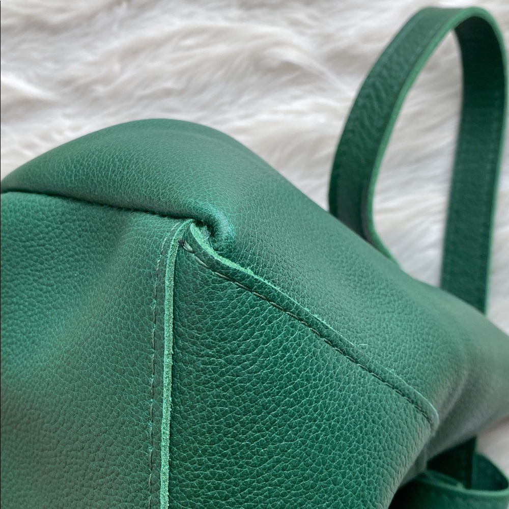 Portland Leather | Naomi Shoulder Bag in Bacalar - Picture 12 of 15